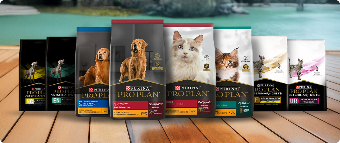 Variedad de productos Purina Pro Plan para perros y gatos, productos disponibles en veterinarias cercanas.